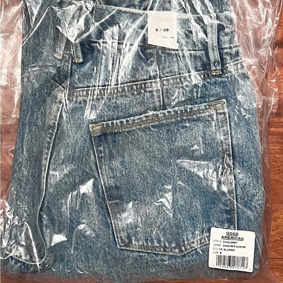 NWT GOOD AMERICAN 90s High Waist Distressed Denim Ripped Knee Ankle Crop Jean 28 - Picture 6 of 9